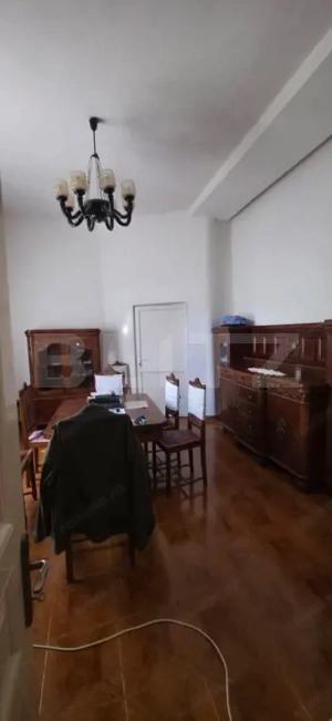 Casa 4 camere , teren 285 mp, zona semi-centrala - imagine 5