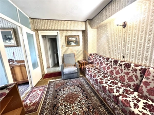 APARTAMENT CU 3 CAMERE | DE INCHIRIAT | PIATA 1 DECEMBRIE - imagine 5