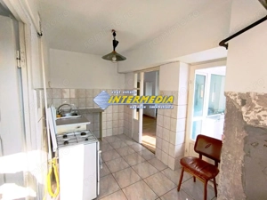 Apartament 3 camere decomandat etaj 1 Centru Alba Iulia  - imagine 3