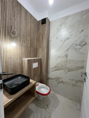 Apartament cu 3 camere 2 bai si 2 balcoane etaj 1 zona Doamna Stanca - imagine 9