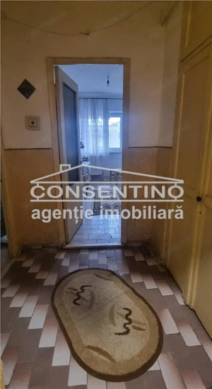 Se vinde apartament cu 2 camere confort1 , liber , cart . Micro XIV - imagine 3