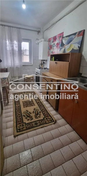 Se vinde apartament cu 2 camere confort1 , liber , cart . Micro XIV - imagine 2