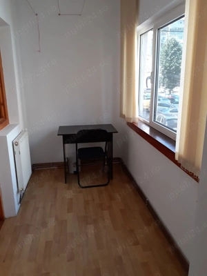 Inchiriez apartament 4 camere zona centrala - imagine 4