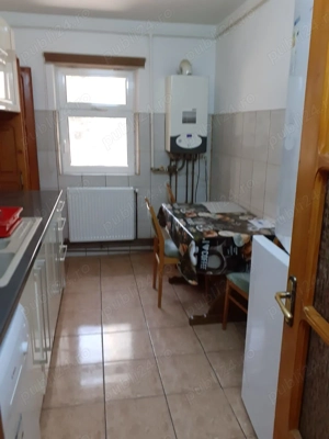 Inchiriez apartament 4 camere zona centrala - imagine 7