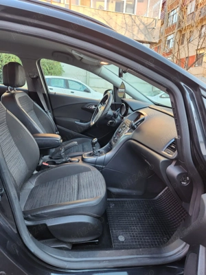 Opel astra j 1.6 cdti Sports tourer - imagine 8