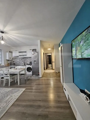 Apartament semidecomandat cu 2 camere, etaj intermediar, zona Terra - imagine 4