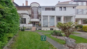 Apartament Ultracentral cu 3 camere, în stil Bauhaus, o bijuterie arhitecturală în Arad