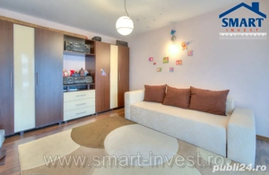 Proprietar inchiriez 4 camere in vila la curte - imagine 2