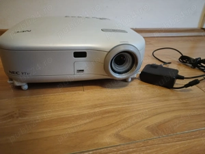 Videoproiector NEC VT37   proiector 