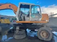 Excavator Hyundai - imagine 2