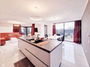 O locuință de excepție, unde confortul întâlnește panorama orașului - imagine 11 O locuință de excepție, unde confortul întâlnește panorama orașului - imagine 11