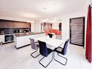 O locuință de excepție, unde confortul întâlnește panorama orașului - imagine 9 O locuință de excepție, unde confortul întâlnește panorama orașului - imagine 9