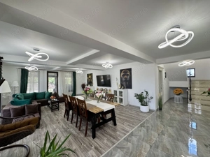 Berceni - VILĂ UNICAT, spațioasă, curte 1.000 mp, la 7 min metrou - imagine 2