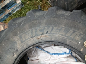 Vând  cauciucuri 650 85 38 si 600 70 30  - imagine 3