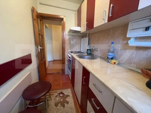 Apartament cu 3 camere, semidecomandat, spațios și luminos – zonă avantajoasă - imagine 8