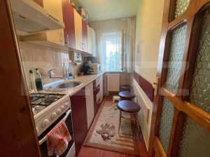 Apartament cu 3 camere, semidecomandat, spațios și luminos – zonă avantajoasă - imagine 7