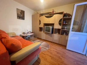 Apartament cu 3 camere, semidecomandat, spațios și luminos – zonă avantajoasă - imagine 4