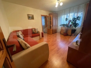 Apartament cu 3 camere, semidecomandat, spațios și luminos – zonă avantajoasă - imagine 2