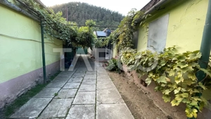 Casa centrala de vanzare in Gura Raului 560 mp curte+gradina
