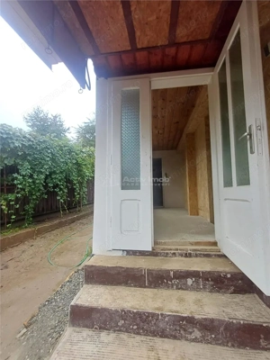 Casuta traditionala de vanzare in Saliste - imagine 2