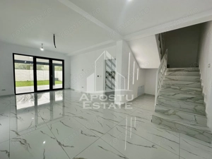 Duplex cu 5 camere despartit prin camera tehnica, zona Planetelor