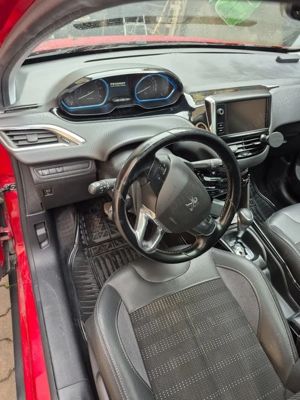 Vand Peugeot 2008 SUV din 2019 - imagine 8