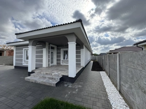 Casa Individuala Parter Sanmihaiu Roman,4 Camere,2 Bai,Proiect Modern - imagine 4 Casa Individuala Parter Sanmihaiu Roman,4 Camere,2 Bai,Proiect Modern - imagine 4