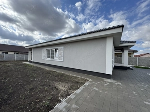 Casa Individuala Parter Sanmihaiu Roman,4 Camere,2 Bai,Proiect Modern - imagine 8 Casa Individuala Parter Sanmihaiu Roman,4 Camere,2 Bai,Proiect Modern - imagine 8