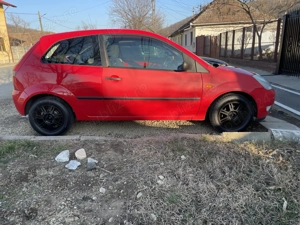 De vânzare Ford fiesta 1.4 benzină an 2004 - imagine 4