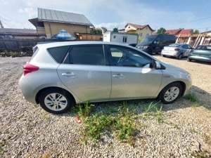 Toyota Auris 1.8 Hybrid - imagine 2