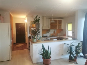 Vând apartament 3 camere