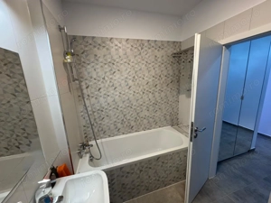 Apartament central in City of Mara - imagine 8