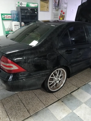 Mercedes C 220 -Anul 2004 - imagine 3 Mercedes C 220 -Anul 2004 - imagine 3