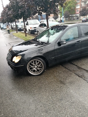 Mercedes C 220 -Anul 2004 - imagine 7 Mercedes C 220 -Anul 2004 - imagine 7
