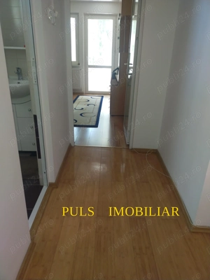 Centru-Ferdinand: Apartament trei camere cu trei balcoane,etaj 3, amenajat,centrală gaze - imagine 9 Centru-Ferdinand: Apartament trei camere cu trei balcoane,etaj 3, amenajat,centrală gaze - imagine 9
