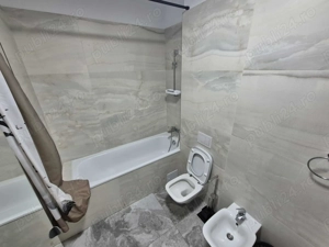 Proprietar   Închiriez apartament modern cu 3 camere, 79 m , bloc nou, parcare - imagine 7