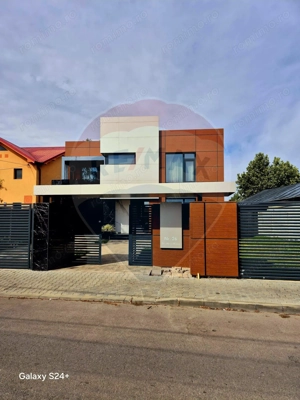 Casă / Vilă cu 4 camere de vânzare în zona Central - imagine 2