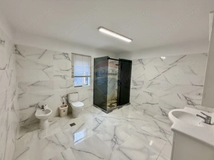 Casă / Vilă cu 8 camere - imagine 5