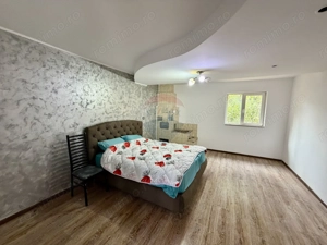 Casă / Vilă cu 8 camere - imagine 8