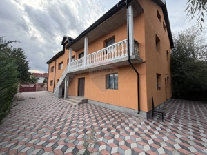 Casă / Vilă cu 8 camere - imagine 17