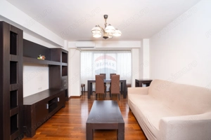 Apartament 3 camere spațios de închiriat, modern, în zonă centrală