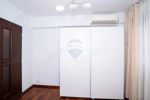 Apartament 3 camere spațios de închiriat, modern, în zonă centrală - imagine 17