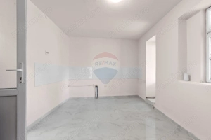 Casă renovată recent, zona centrală Pecica - imagine 8