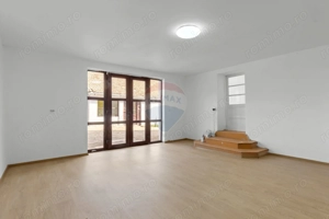 Casă renovată recent, zona centrală Pecica - imagine 5