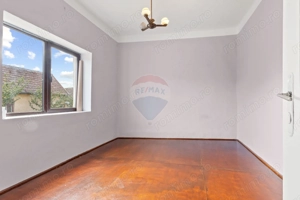 Casă renovată recent, zona centrală Pecica - imagine 12