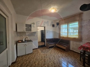 Casa de vanzare - imagine 2 Casa de vanzare - imagine 2