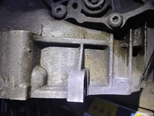 Cutie viteze 5 trepte Audi A4 1.9 tdi - imagine 4