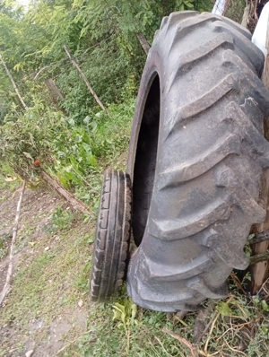 Vand anvelope pt tractorU650 500ron