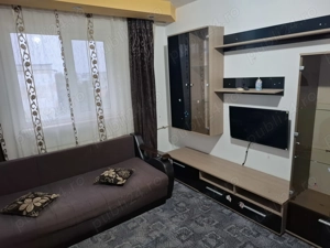 PROPRIETAR, închiriez apartament cu 2 camere, în cartierul Trivale, cpx. 2, 1350 de lei, negociabil.