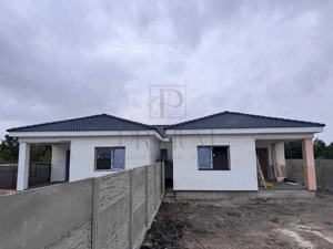 Duplex pe parter  - despartit prin camera tehnica - posibilitate alegere finisaje - Albina - imagine 2